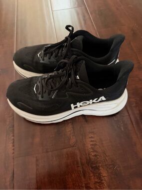 Women’s Hoka Clifton 10